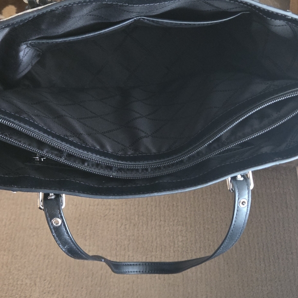 Michael Kors Black and Gray Shoulder Bag with Elegant Design And Matching wallet - Picture 3 of 4